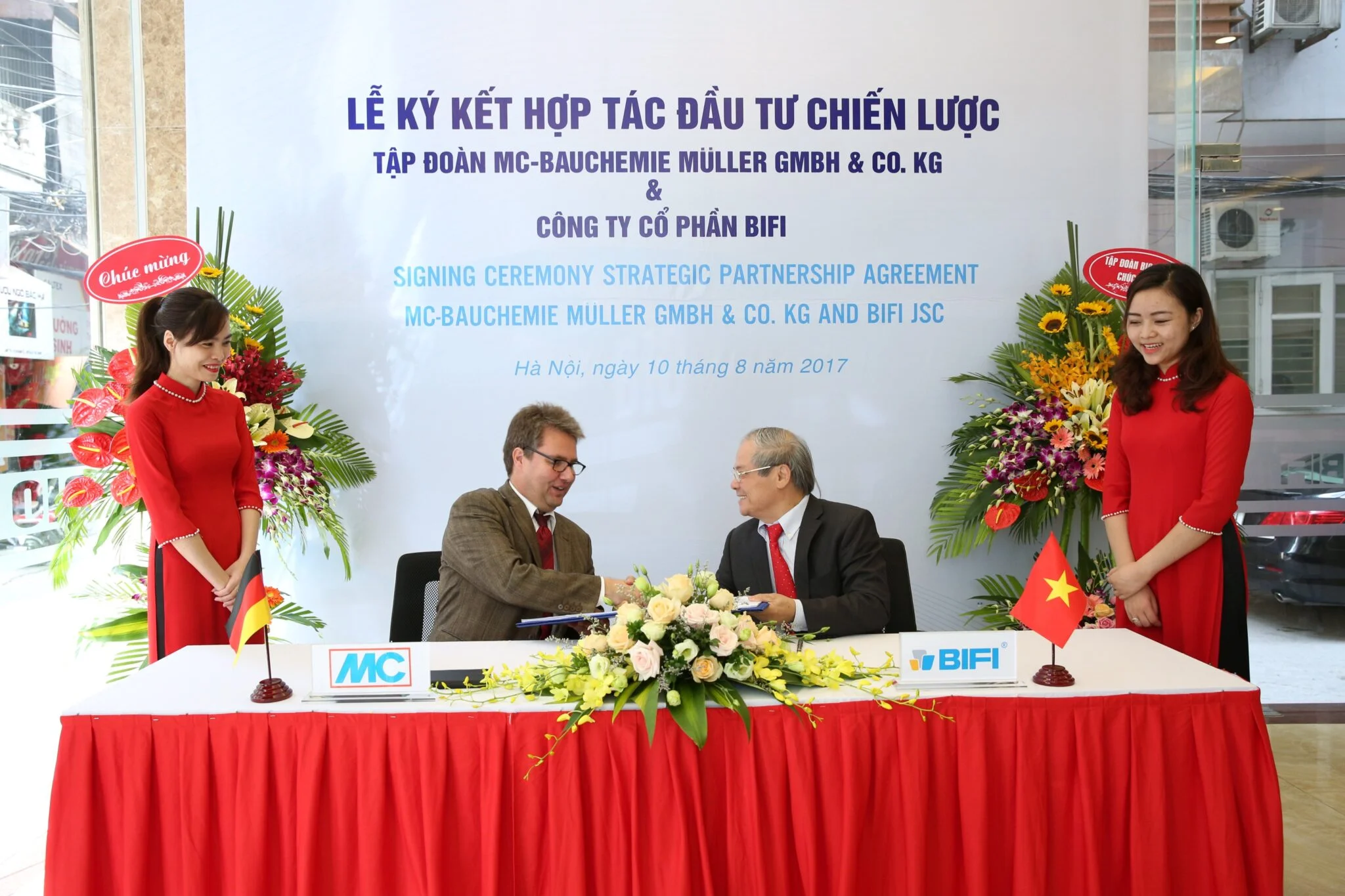 Lễ ký kết hợp tác chiến lược giữa MC-BAUCHEMIE MULLER GMBH & CO. KG và BIFI tại Hà Nội ngày 10/08/2017.